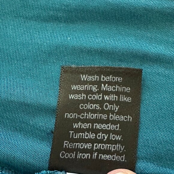 Simply Vera VeraWang, turquoise polyester short sleeved shirt, Size L - Picture 12 of 12